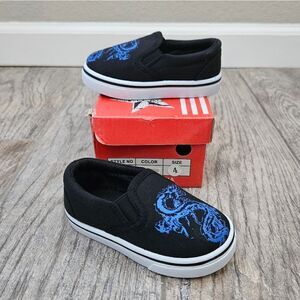 Rockland Black and Blue Dragon Slip On Shoes Size 4T